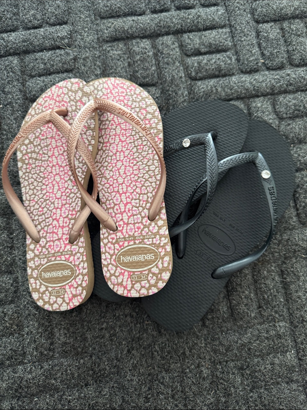 Havaianas Duo: Pink Leopard Print & Black Slim-Strap Flip Flops